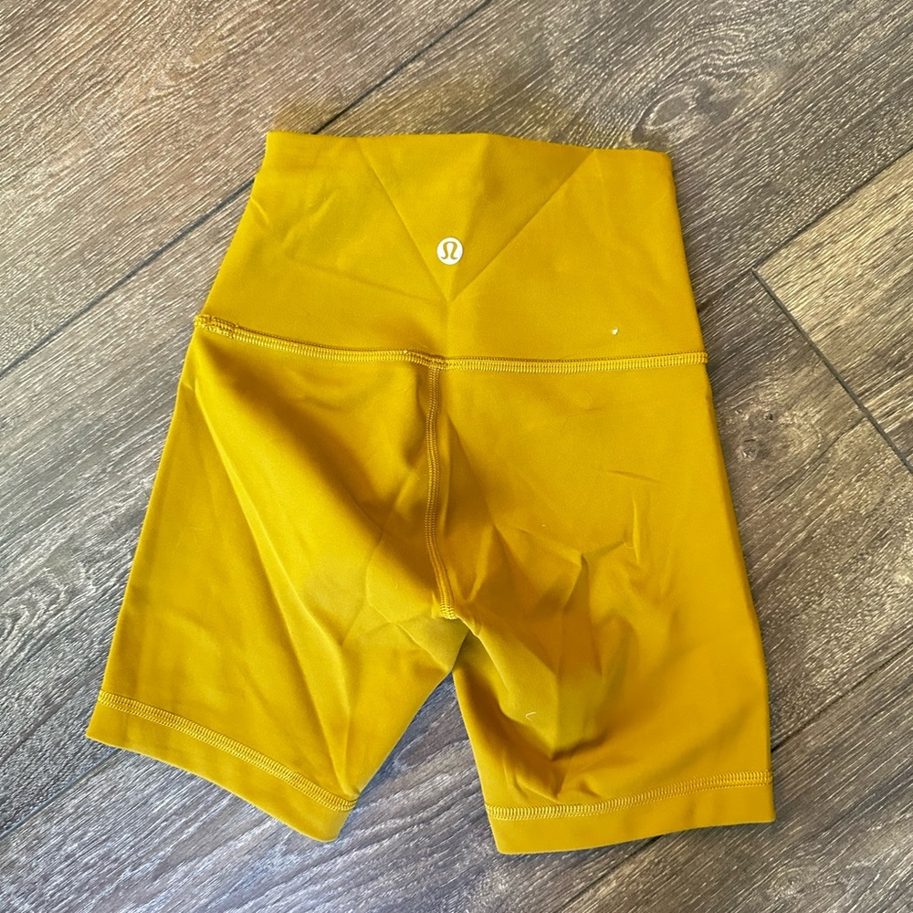 Lululemon - Picture 4 of 6